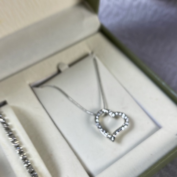 Cote d' Azur Quartz Heart Watch, Bracelet & Heart Necklace Set - Picture 3 of 5